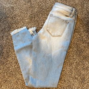 Kancan distressed ankle jeans. W27
